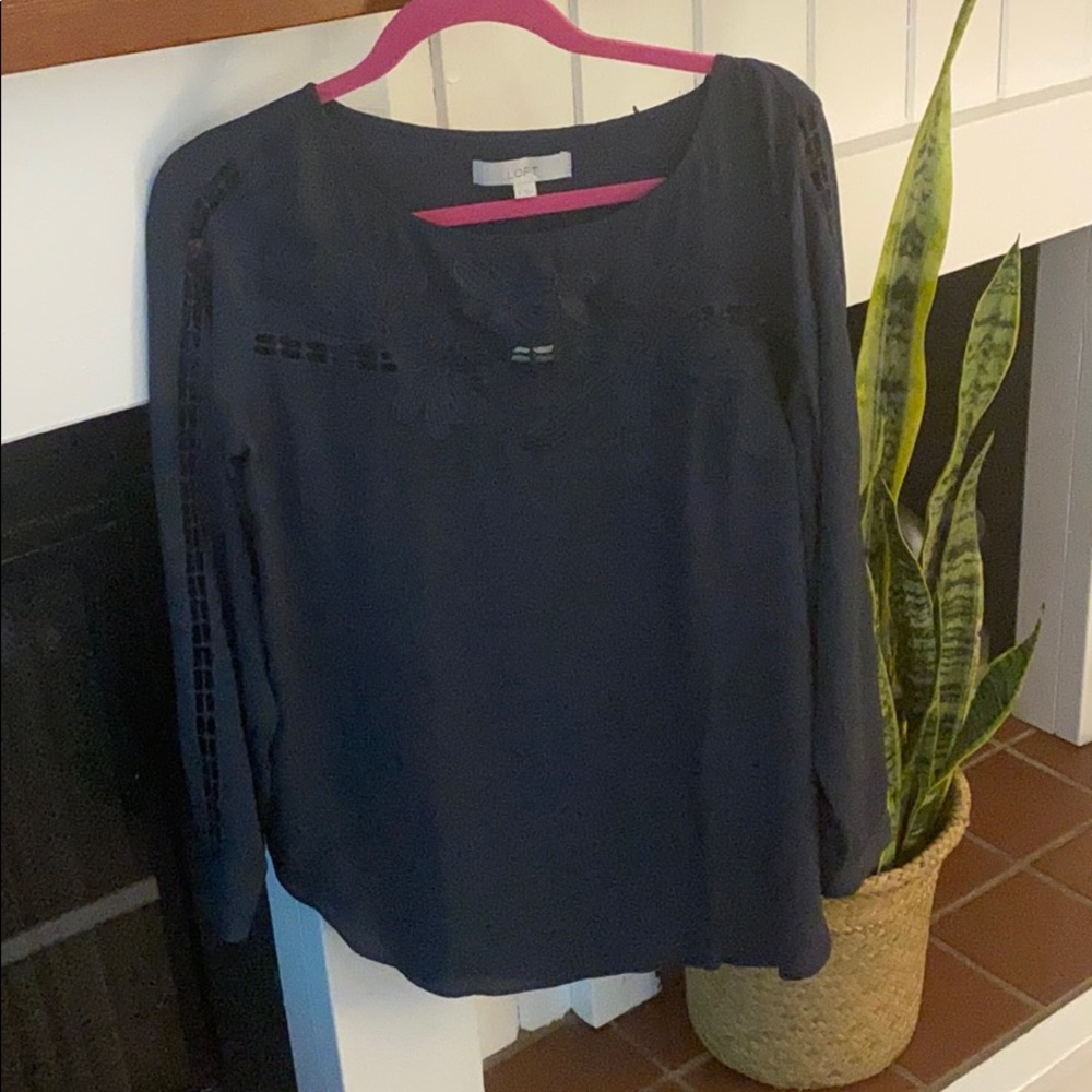 🤿 last chance! LOFT navy blouse